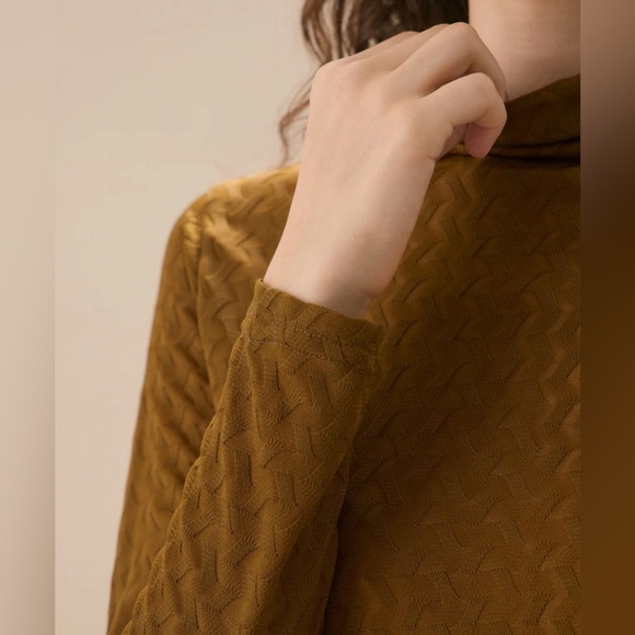 NWT RIHOAS Army Green Mock Neck Knit Tee Sz OS - Picture 3 of 6